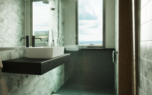 Flyeagle Apartment, Uthiru